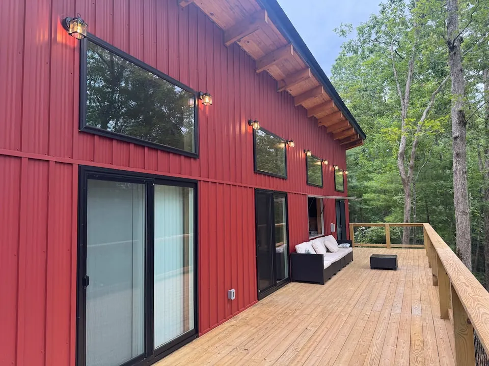 Lakeview Hideaway new luxury cabin with private hot tub and wraparound deck, Red River Gorge Kentucky